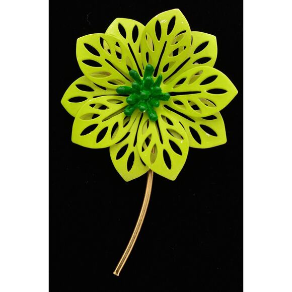 Vintage Enamel Flower Pin Brooch Green Gold Tone Large Chunky Big 1970s BinF - Picture 1 of 12